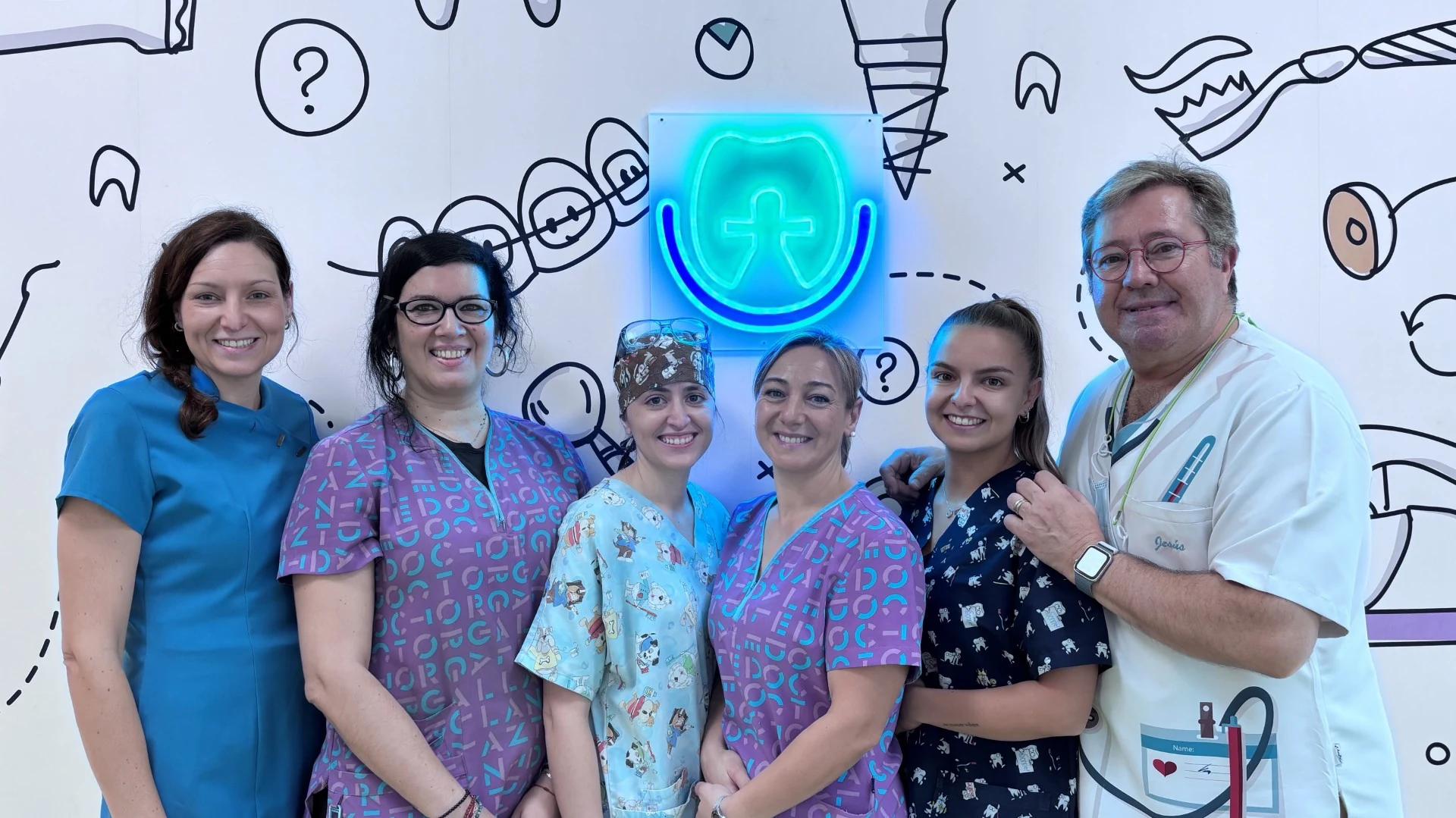 El equipo completo de Cuenca Ortodoncia en la clínica